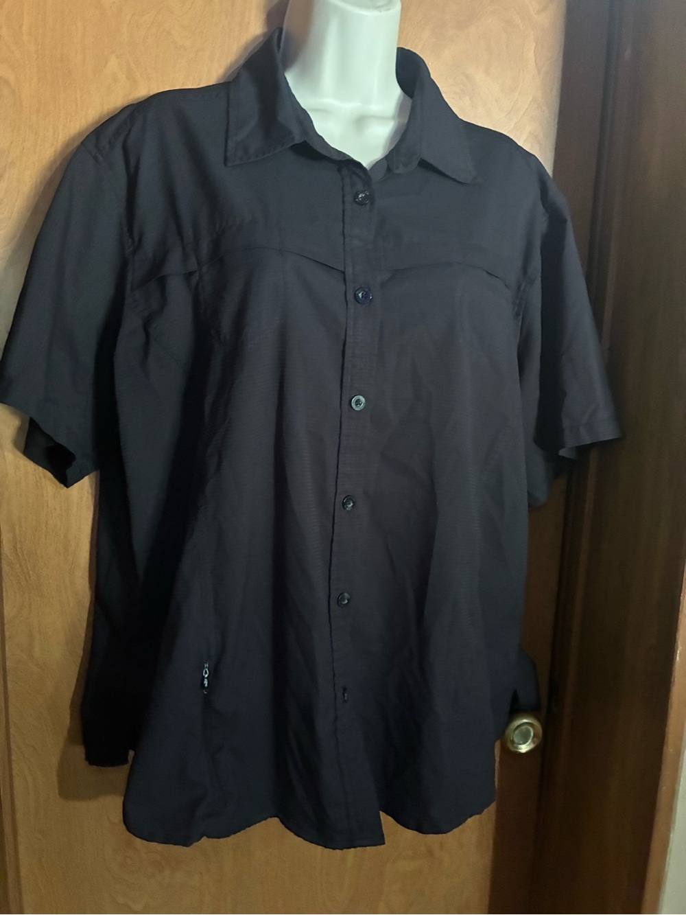 Men's Black Short-Sleeve Button-Up Jacket